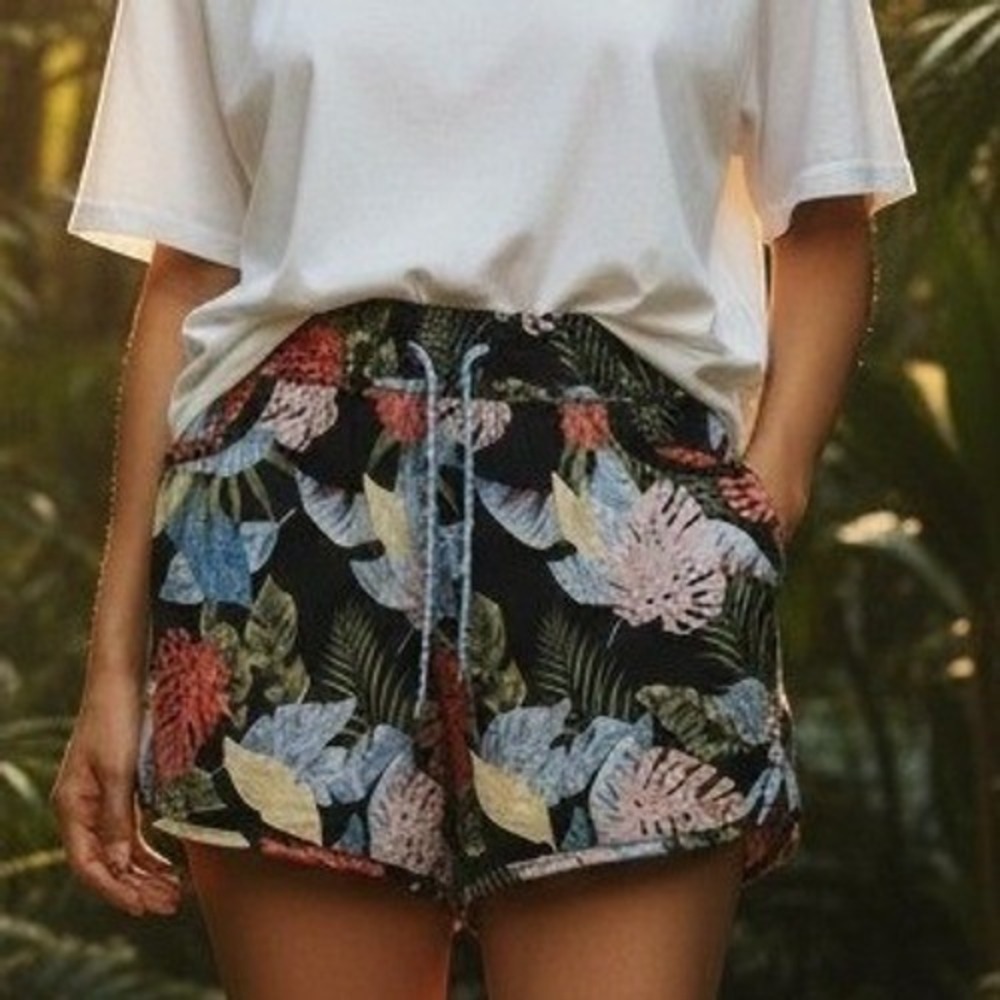 Womens Black Tropical Monstera Leaf Print Floral Elastic Waist Shorts Size M - Picture 2 of 7